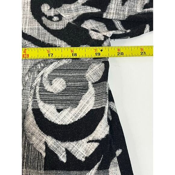 Chico’s Black and White Print Top – Chicos Size 2 - Picture 4 of 7